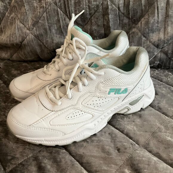 Fila Womens White Sneakers size 8 comfy classic casual EUC - Picture 10 of 11